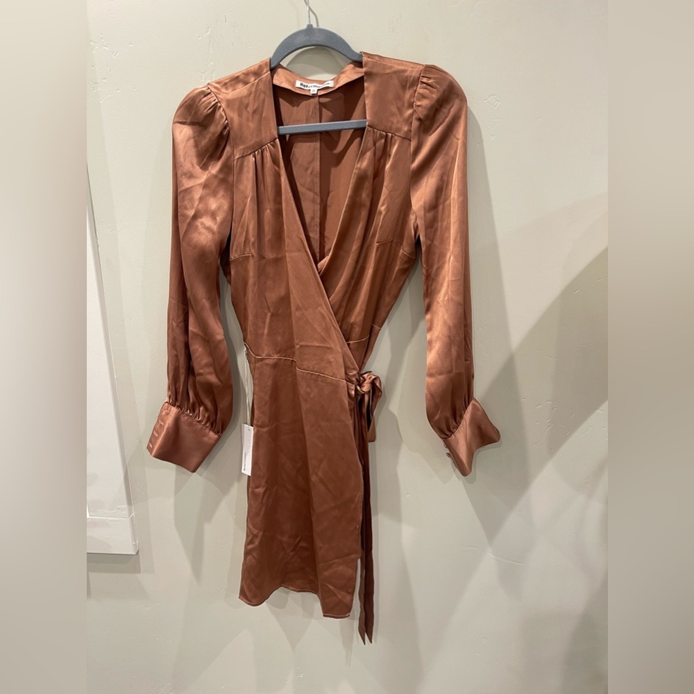 Reformation Chrisley Silk Long Sleeve Wrap Dress in Praline Size M - Picture 4 of 8